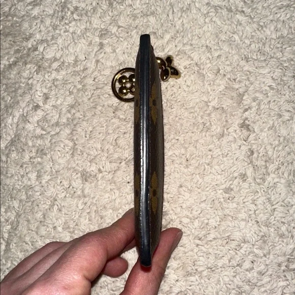 Louis Vuitton Monogram Card Holder - Picture 3 of 7